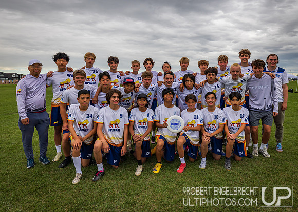 Uproar - Team Photo . Edmonton, AB: Canadian Ultimate Juniors Ch