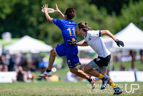 Buzz Bullets vs PoNY in quarterfinals at World Ultimate Club Championships
