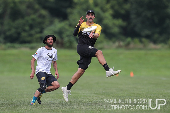 Zen Ultimate Club and Owls UC 2022 at World Ultimate Club Championships