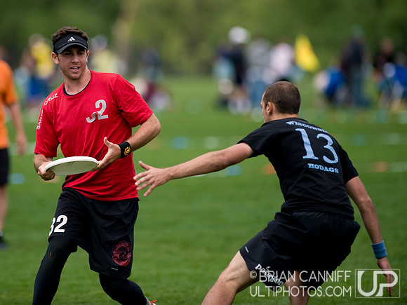Saturday 2:30pm round -- 2011 USAU College Championships