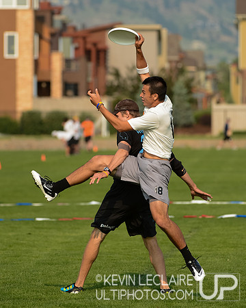 2012 USAU D-I College Championships Saturday Action