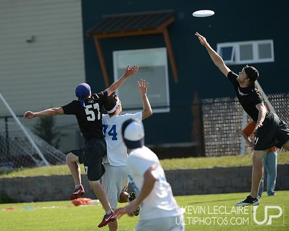 2012 USAU D-I College Championships Friday Action