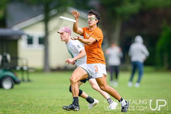 Pool play at USAU D-I College Championships