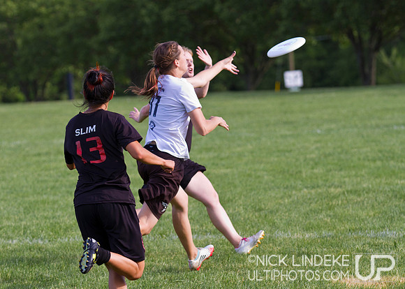 2014 USAU D-I College Champs Saturday Action