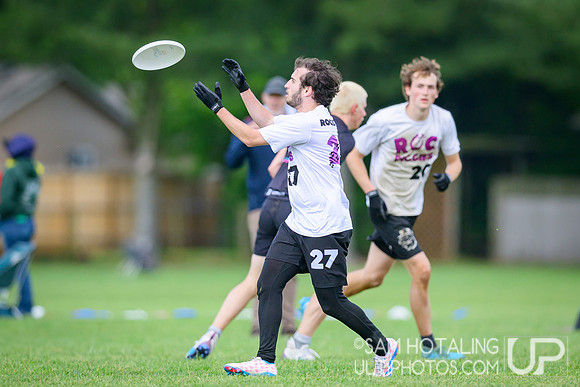Middlebury Pranksters vs Rochester Piggies in quarterfinals at USAU D-III College Championships
