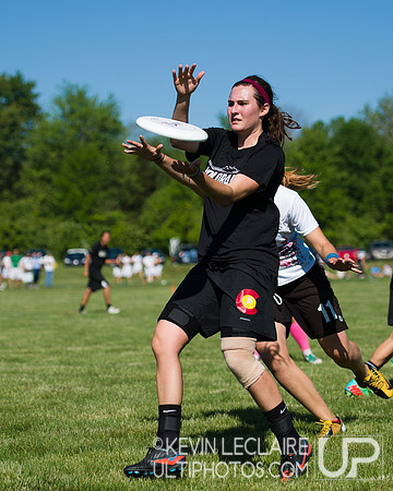 2014 USAU D-I College Champs Saturday Round 1 Action