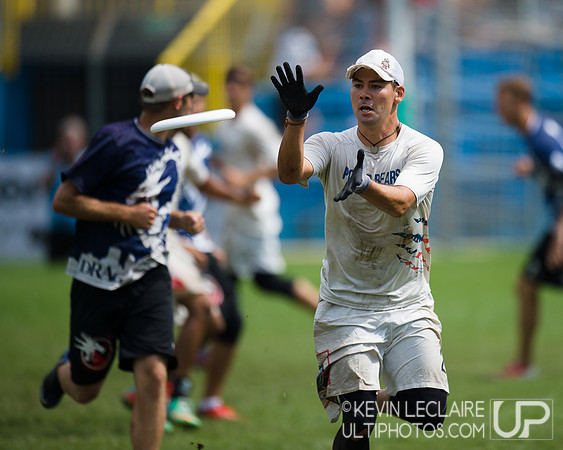 Drag'n Thrust vs. Polar Bears -- WUCC Mixed Final