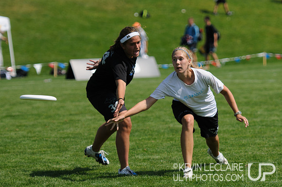 2012 USAU D-I College Championships Friday Action