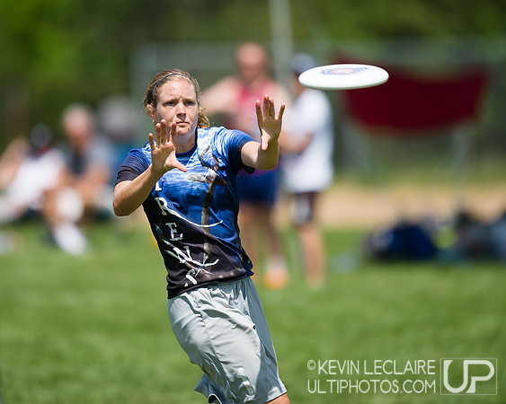 2014 USAU D-I College Champs Saturday Round 4 Action