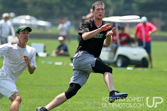 2012 USAU D-I College Championships Saturday Round 3 Action