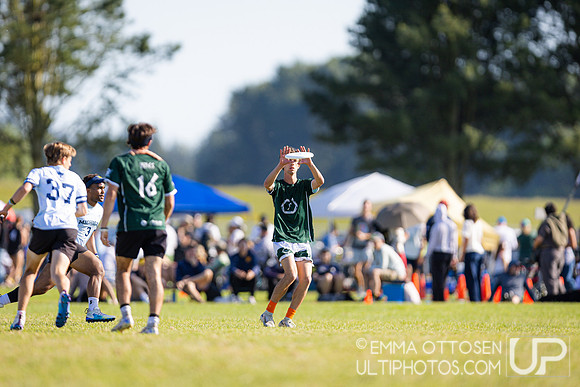 Saturday full coverage from USAU D-I College Championships, Western Washington vs Massachusetts