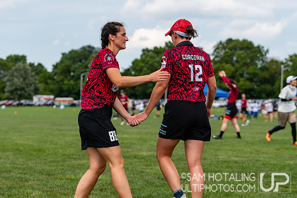 Chicago Nemesis vs Swampybarg in pool play at World Ultimate Club Championships
