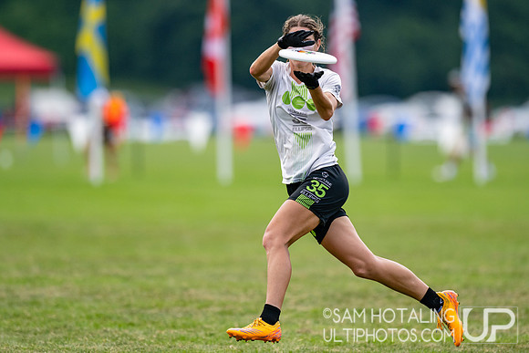 Ellipsis vs Raleigh Phoenix in pool play at World Ultimate Club Championships