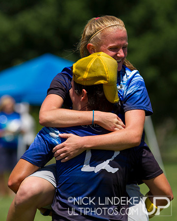 2014 USAU D-I College Champs Saturday Action
