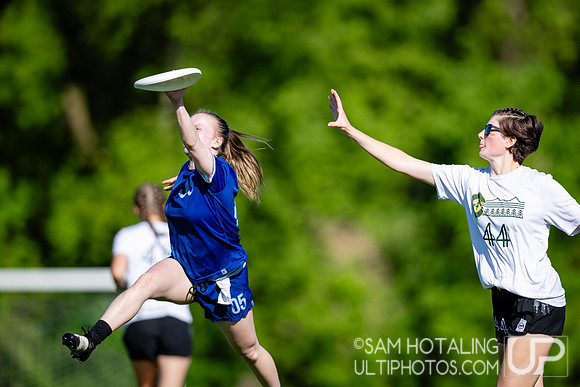 Pool play at USAU D1 College Championships