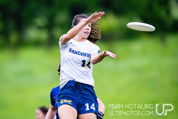 Women’s pool play at USAU DI College Championships