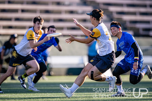Oakland Spiders at Seattle Cascades in the UFA Regular Season