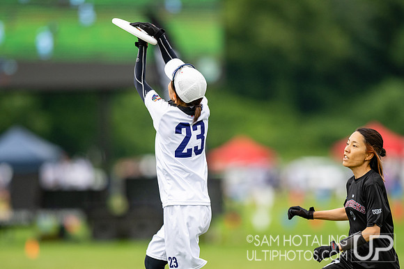 TOKYO Mavericks vs MUD in pool play at World Ultimate Club Championships