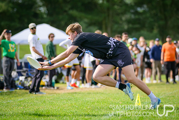 Highlights: quarterfinals at USAU D-I College Championships