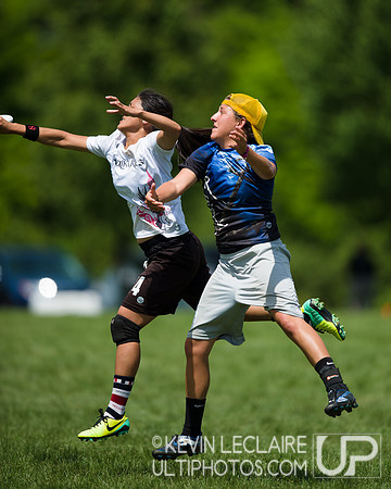 2014 USAU D-I College Champs Saturday Round 4 Action