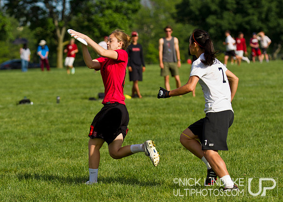 2014 USAU D-I College Champs Sunday Action