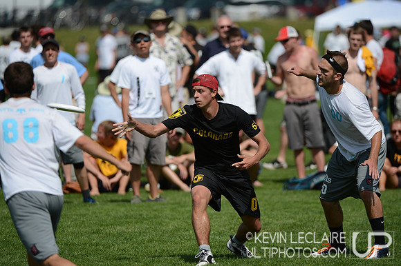 2012 USAU D-I College Championships Saturday Action