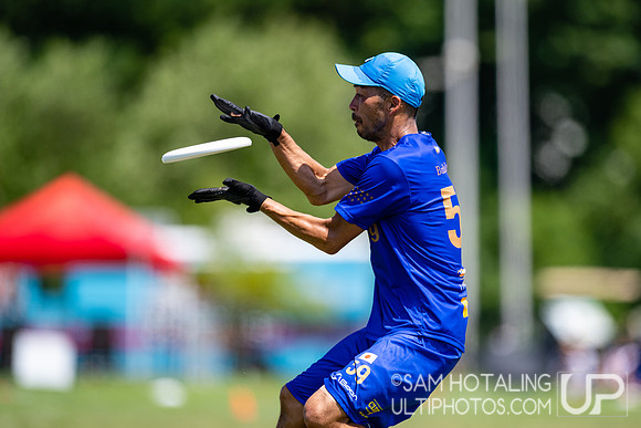 Buzz Bullets vs PoNY in quarterfinals at World Ultimate Club Championships