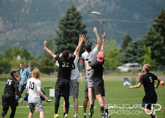 2012 USAU D-I College Championships Friday Action