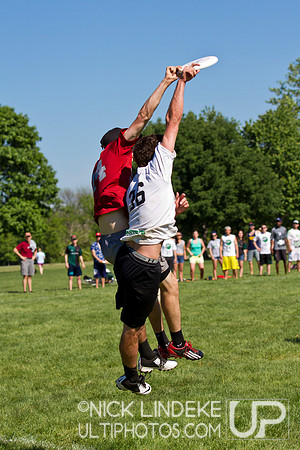 2014 USAU D-I College Champs Saturday Action