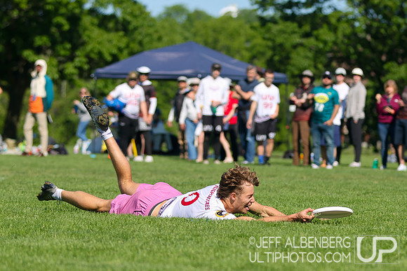 Pool play at USAU D1 College Championships