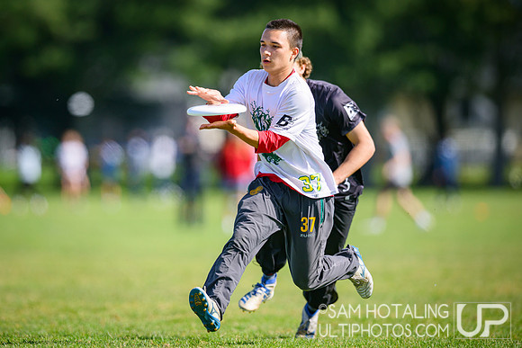 Saturday pool play at USAU D-I College Championships