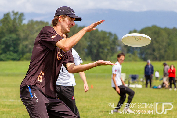 Day 1 of the USA Ultimate D-I College Championships