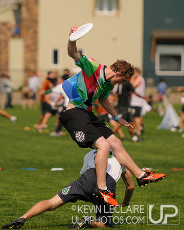2012 USAU D-I College Championships Saturday Action