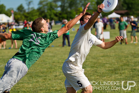 2014 USAU D-I College Champs Friday Action