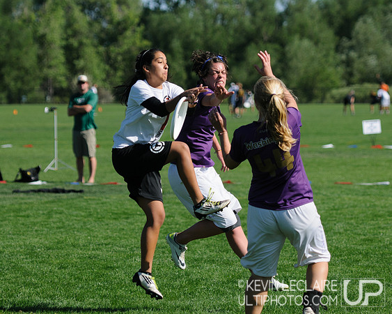 2012 USAU D-I College Championships Sunday Action