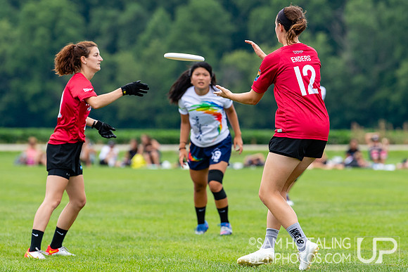 Pop Ultimate vs Spanglish in pool play at World Ultimate Club Championships