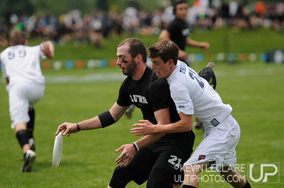 2012 USAU D-I College Championships Friday Action