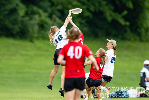 Bristol Women vs FABulous in pool play at World Ultimate Club Championships