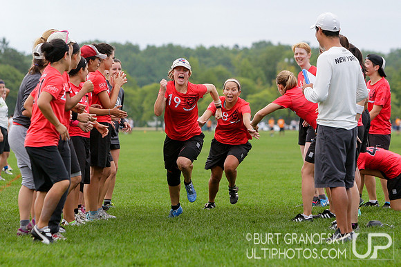 Saturday - Womens Round 1 - 2016 USAU Northeast Regionals
