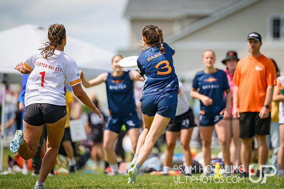 Stanford Superfly vs Carleton College-Syzygy in quarterfinals at USAU D-I College Championships