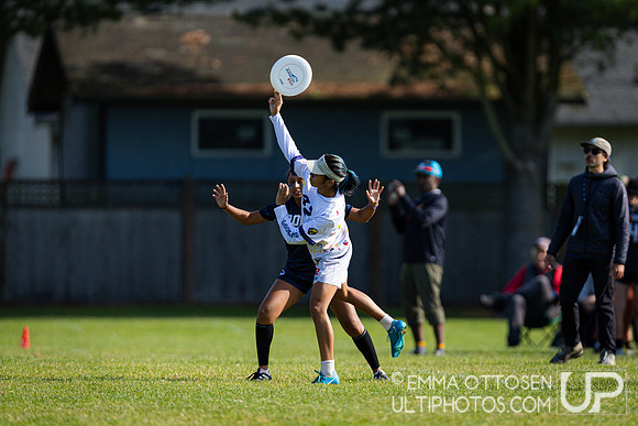 Saturday full coverage from USAU D-I College Championships, UC Santa Cruz vs UC Davis