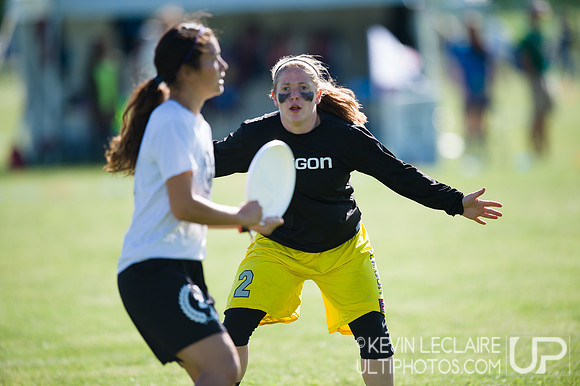 2014 USAU D-I College Champs Friday Round 1 Action