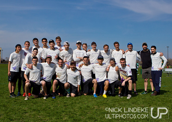 Team Photo - Great Lakes Regionals - USAU 2014 College Series