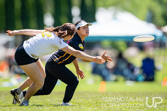 Women’s pool play at USAU DI College Championships