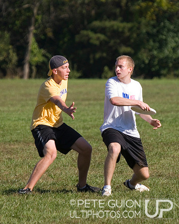 Sunday Round 1 Action -- 2011 Hucks off the Hilltop