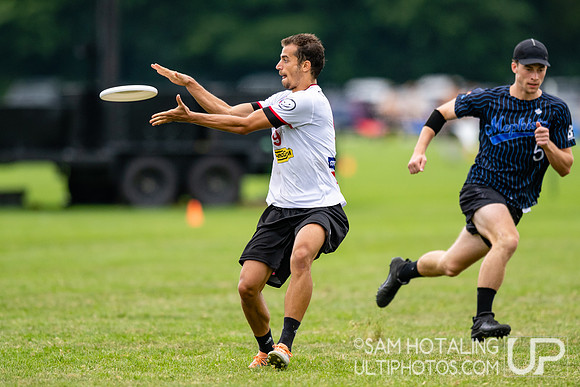 CUSB Open vs Mephisto in pool play at World Ultimate Club Championships