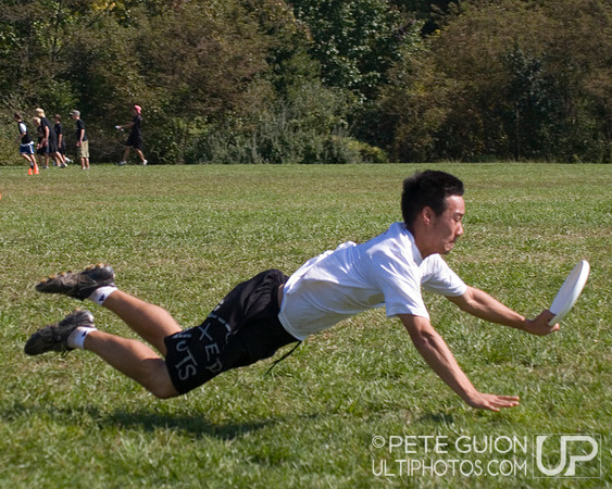 Sunday Round 2 Action -- 2011 Hucks off the Hilltop