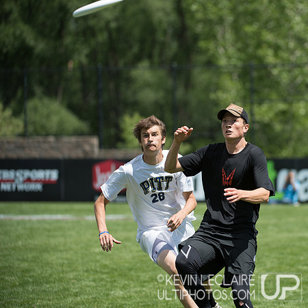 2012 USAU D-I College Championships Sunday Action