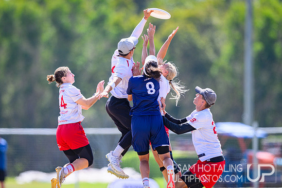 Mixed semifinals during World Ultimate Championships at Runaway Bay Precinct