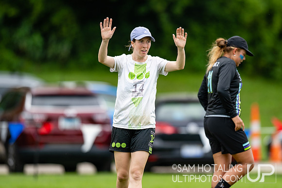 Ellipsis vs La Septima in pool play at World Ultimate Club Championships